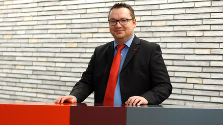 Chris Neumann, bisher zuständig für Finanzen, ist neuer Verwaltungsdirektor des DHBW CAS