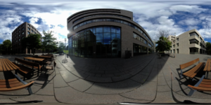 Blick aufs Geb&auml;ude durch Froschaugenobjektiv