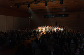 Ein lebhaftes Publikum bei einer inspirierenden Veranstaltung