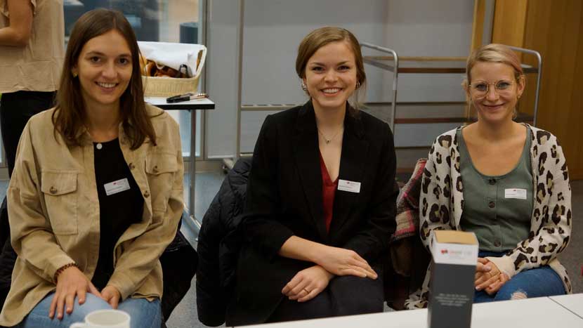 Anna-Lena Schmid, Malinda Helmcke und Sina Fantini sind drei der 22 Erstsemesterstudierenden im neuen Masterstudiengang Advanced Practice in Healthcare 