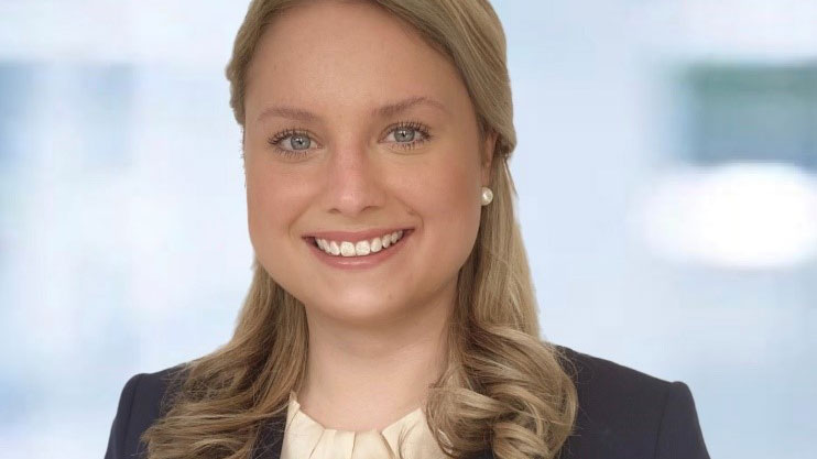 Bildunterschrift: Laura Bommer hat die Steuerberaterprüfung mit Bravour bestanden<br />
Quelle: privat